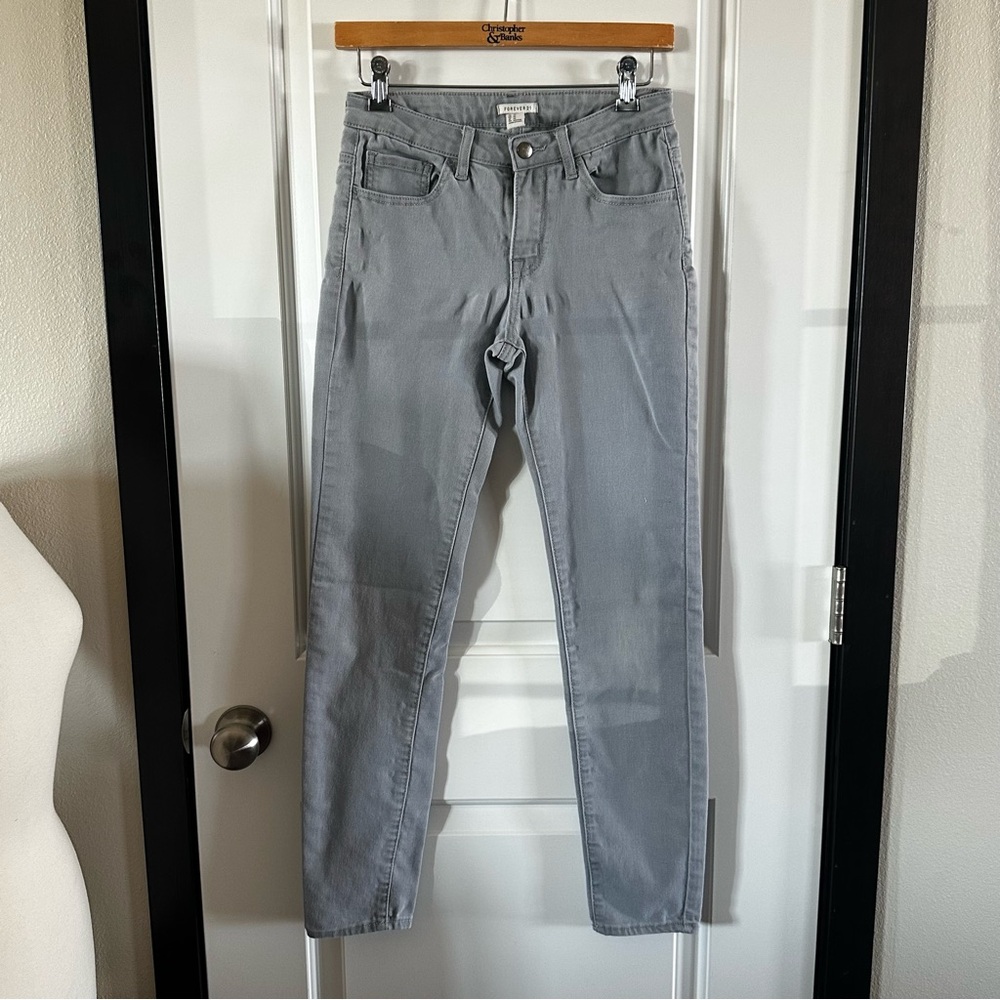 Forever 21 Women’s Skinny Jeans – Light Gray Wash, Size 27